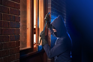 Difference between theft robbery and burglary